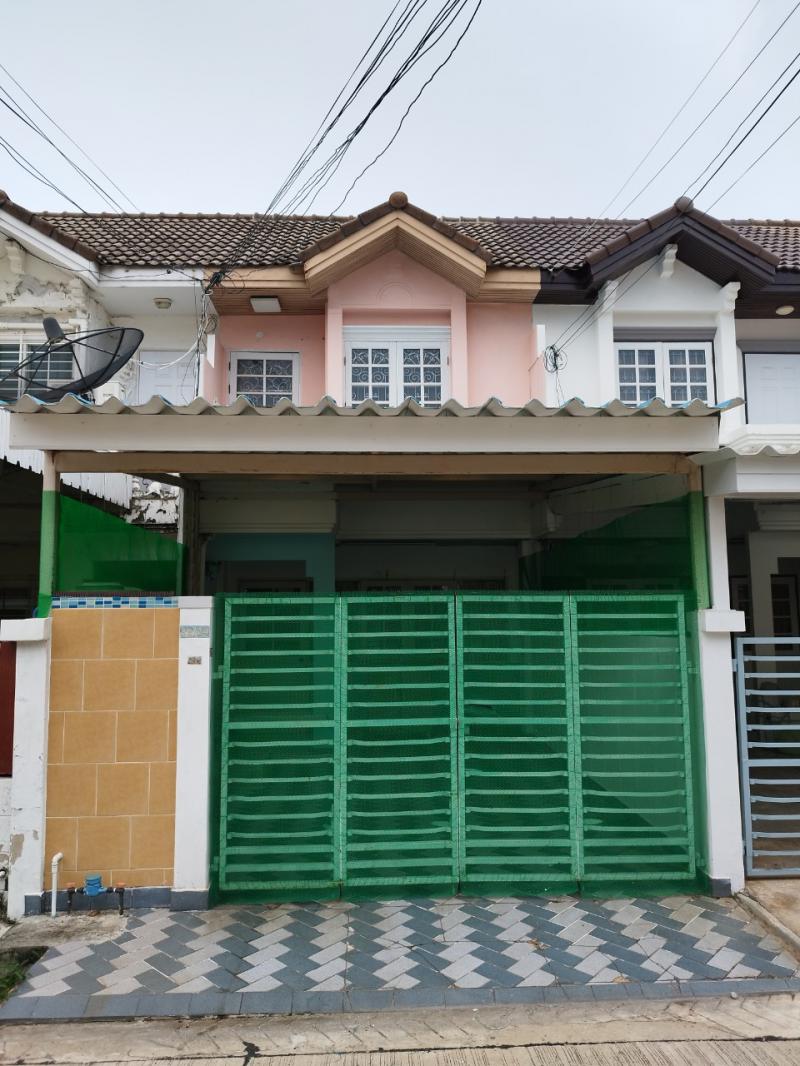 ขายทาวน์เฮ้าส์ 2 ชั้น เจ้าของขายเอง ดูแลบ้านตลอด ทำเลดีตรงข้ามเซ็นทรับล ใกล้รถไฟ